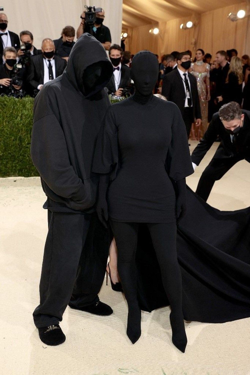 Kim Kardashian Met Gala kostümünü savundu - 9