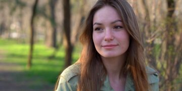 Gönüllü olarak cepheye giden 19 yaşındaki Ukraynalı Ruslana Danilkina, savaşta bacağını kaybetti. Ukrayna'da buluştuğumuz genç kadın, yeniden buz pateni kaymak istediğini söylüyor.